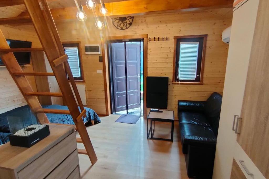 Tiny Treperka Villa Семили Екстериор снимка